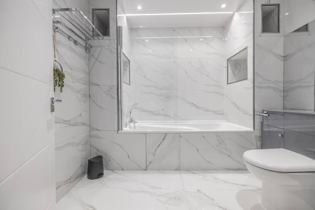 The Pocklington - The Golden Mile Suite Leicester Esterno foto